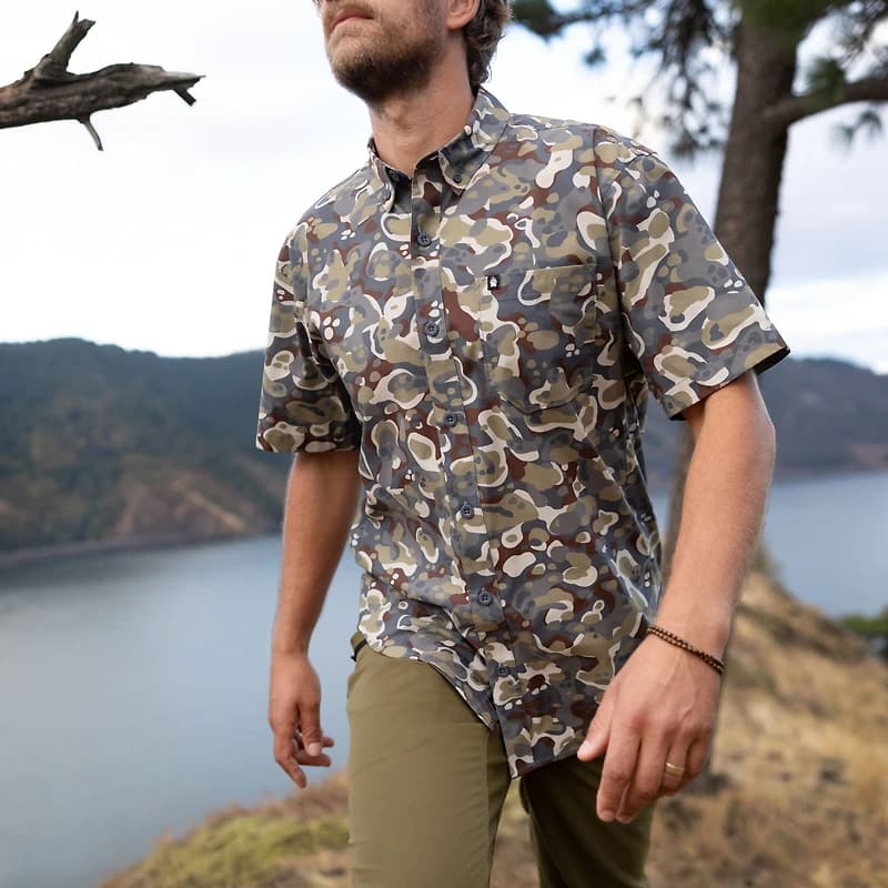 Men's AKHG Ventech Relaxed Fit Short Sleeve Shirt